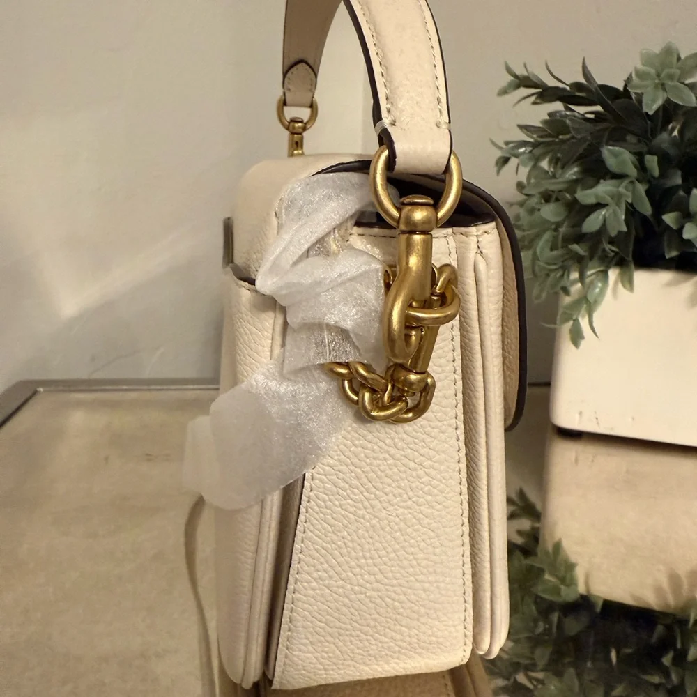 Cassie Crossbody Bag 19 New without Tags - Picture 7 of 13